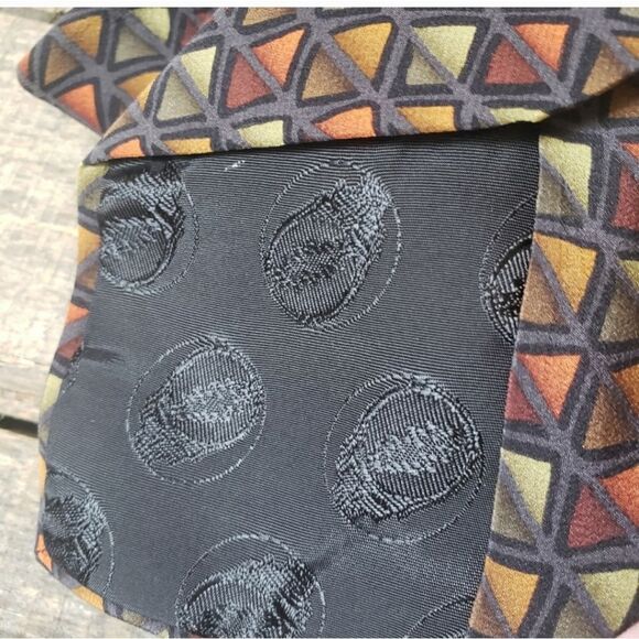 GRATEFUL DEAD Dupree's Diamond Fifth Set Silk Neck Tie - Picture 4 of 6